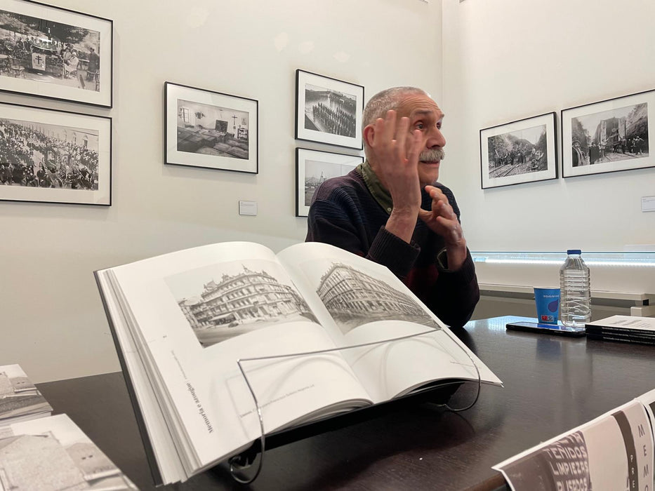 MEMORIA E AZOUGUE: A LIÑAXE DOS LLANOS (1897-1970)