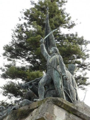 MONUMENTO OS HEROES DE PONTESAMPAIO E O SEU CONTORNO