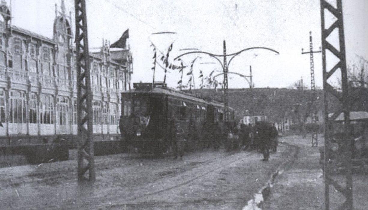 A CORUÑA-SADA-CARBALLO. TRANVIAS E TROLEBUSES (1903-1979)